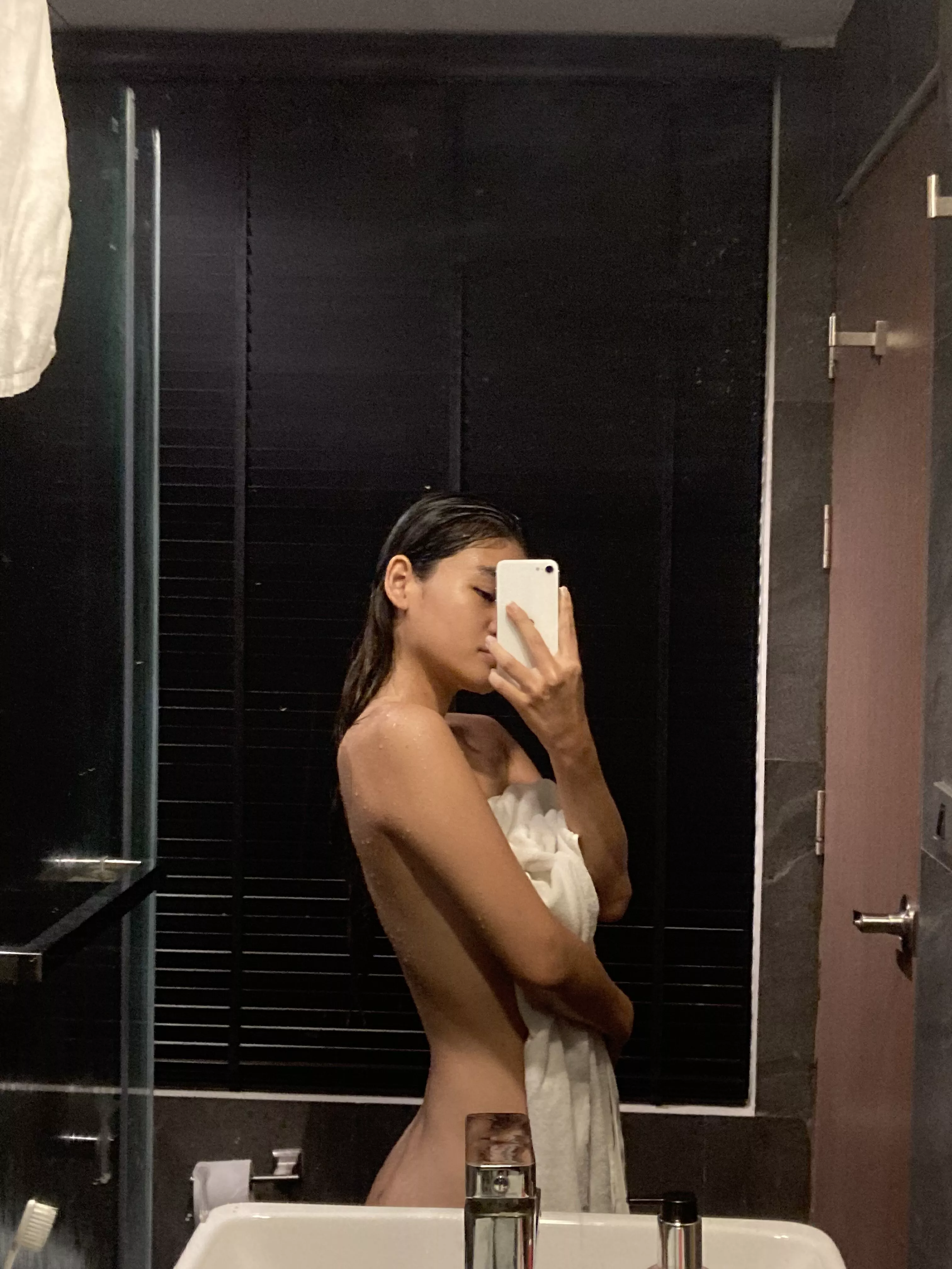 what would u do for me to drop my towel? :o what would u do for me to drop my towel? :o