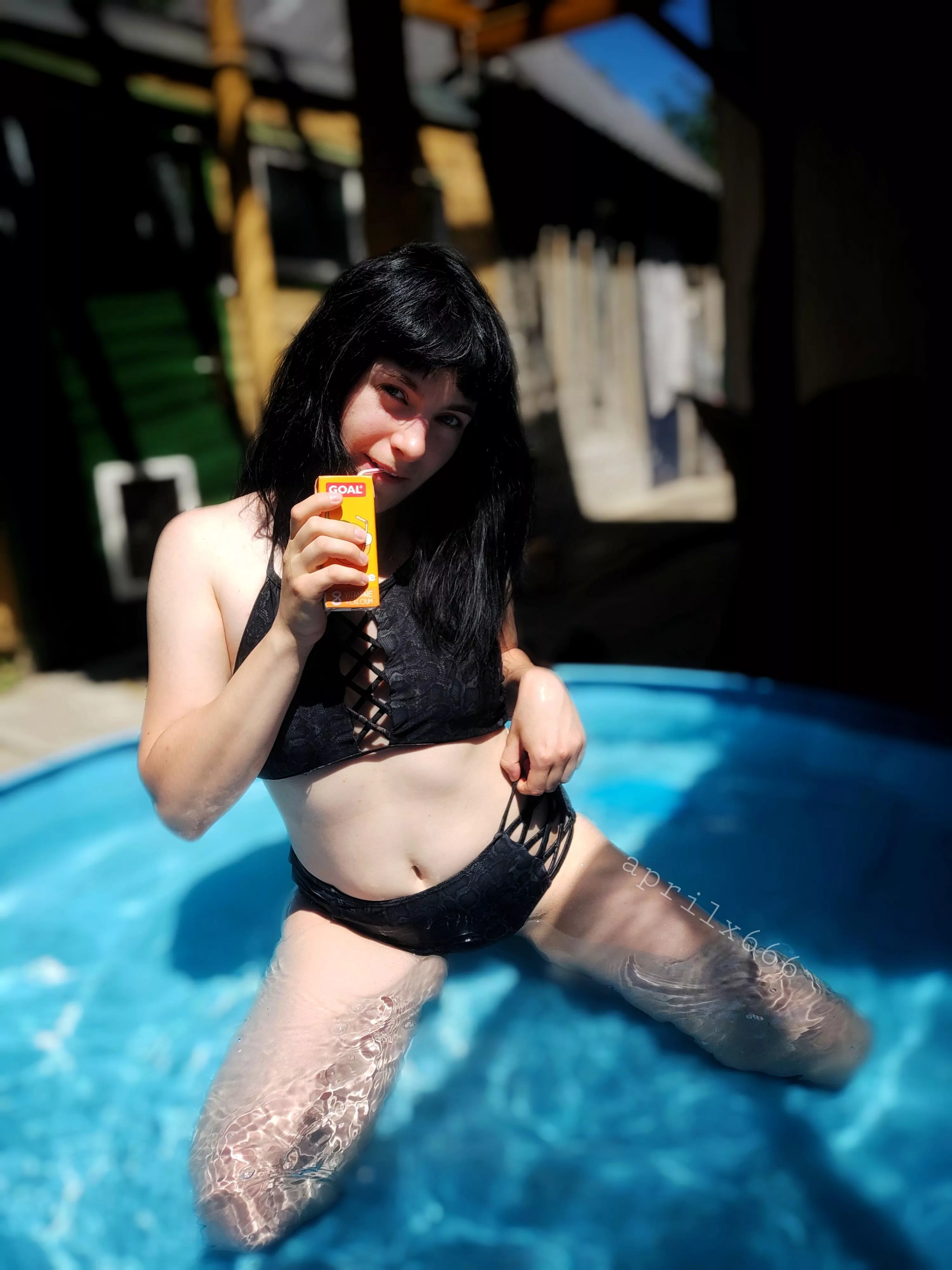 What would you bring to my pool party? What would you bring to my pool party?