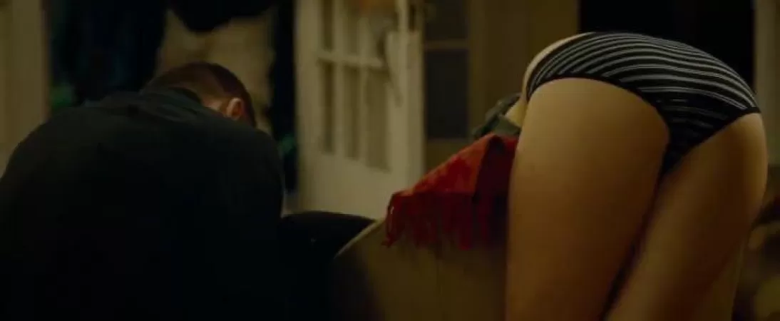 What would you do to Elizabeth Olsen’s butt here? 🙈 What would you do to Elizabeth Olsen’s butt here? 🙈