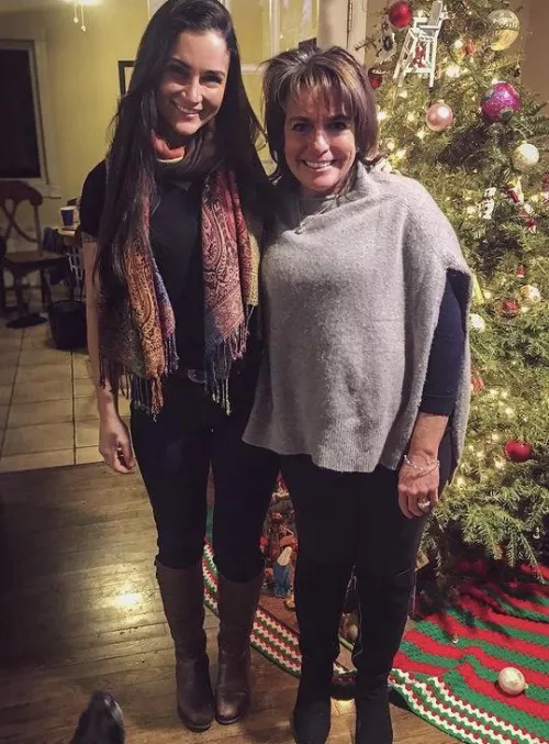 What would you do to this mom and her daughter? What would you do to this mom and her daughter?