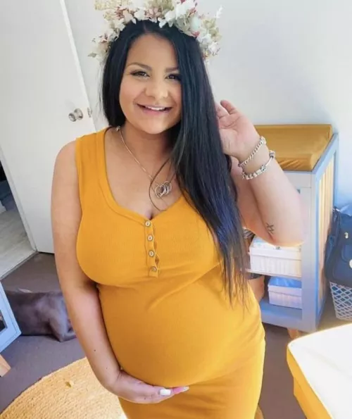 What would you do with this pregnant Aussie babe What would you do with this pregnant Aussie babe
