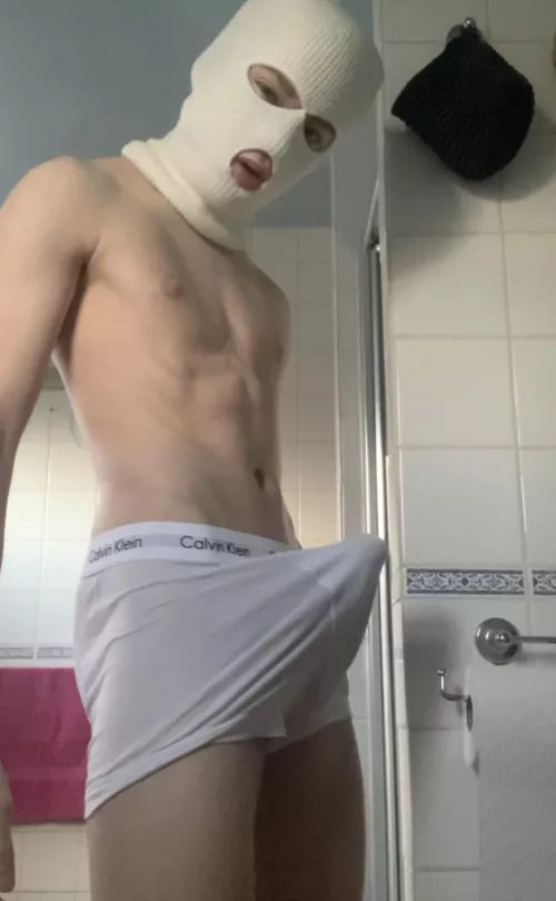 What you doing if I broke in😏