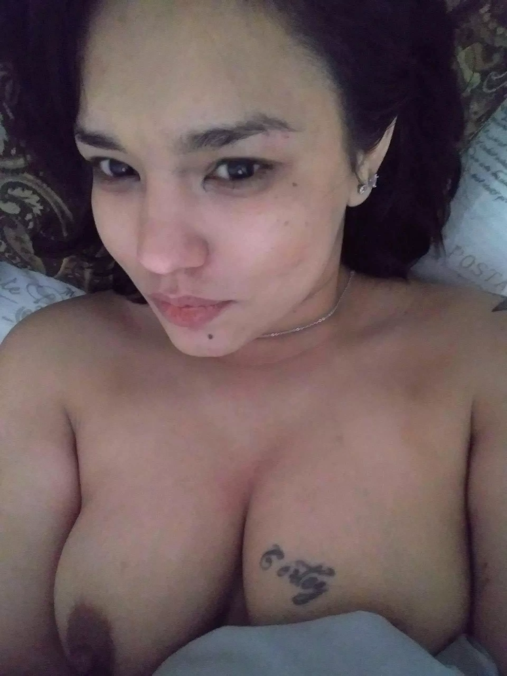 What you think be honest. I wont mind. Do i look like a slut?.