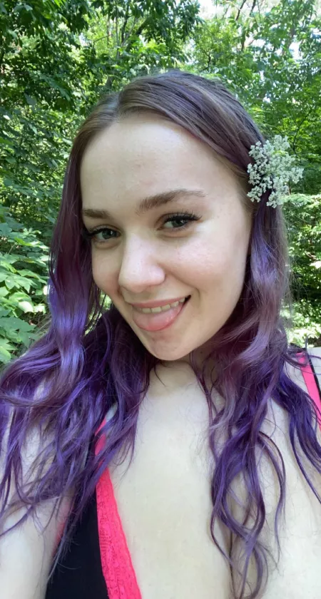 Whatโs cuter me or the flower?