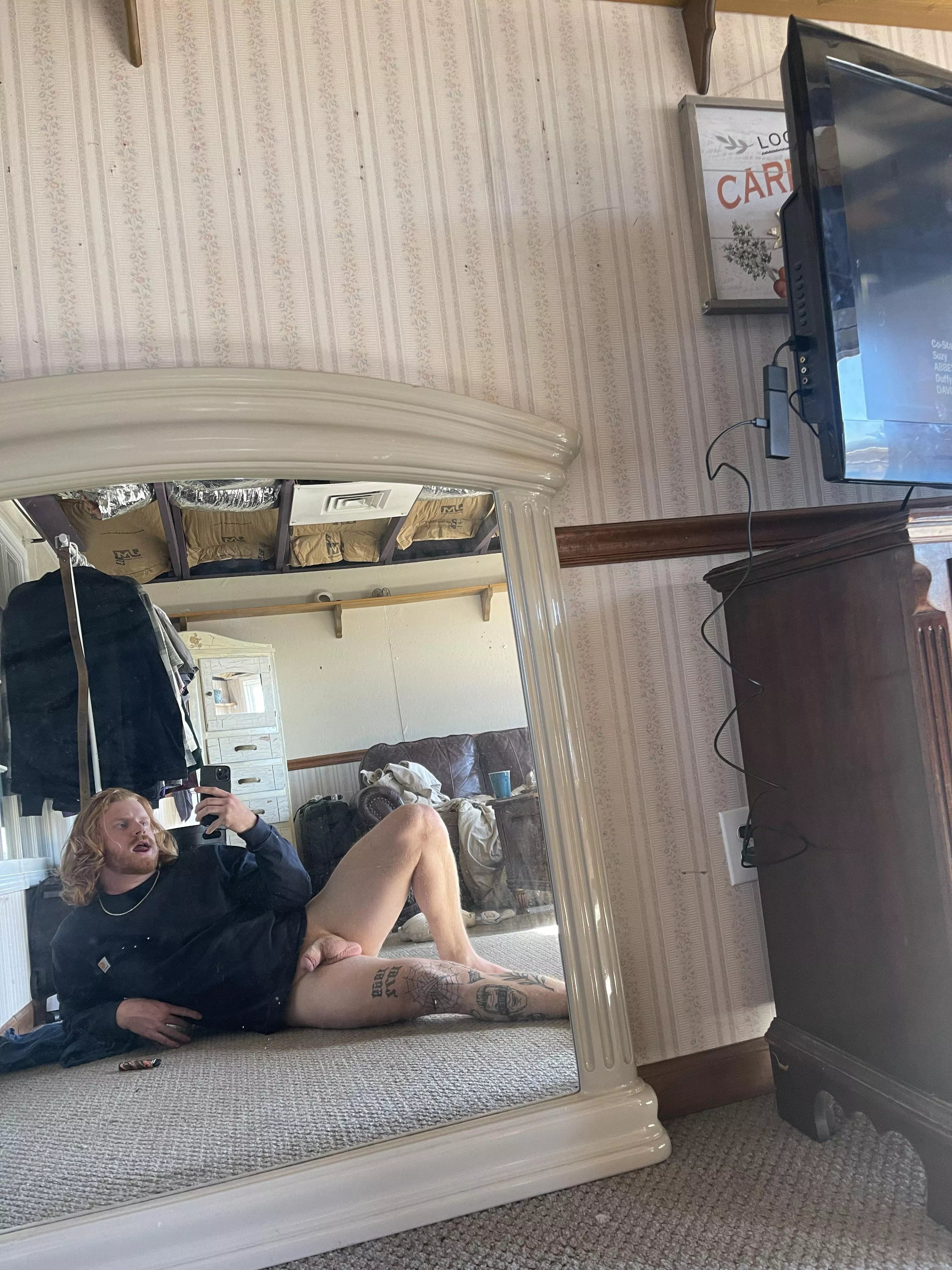 What’s it take for a straight man to get a sugar daddy/mommy 😂😂 boundaries will be set 😂😂😂