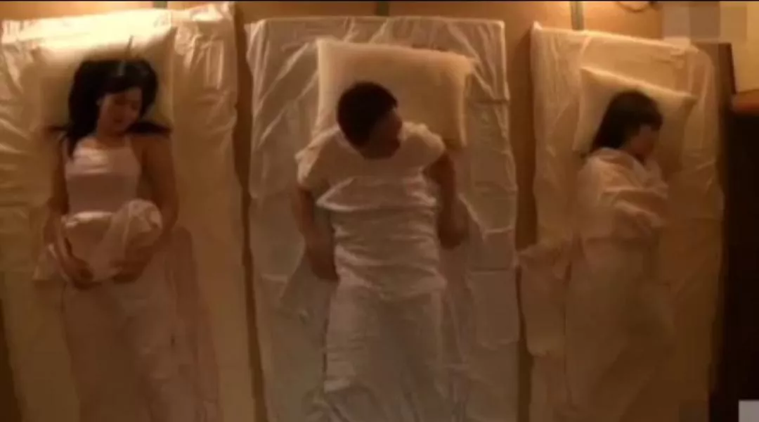 What's the code guys? Sorry it's blurry it's all I can get 😥 What's the code guys? Sorry it's blurry it's all I can get 😥