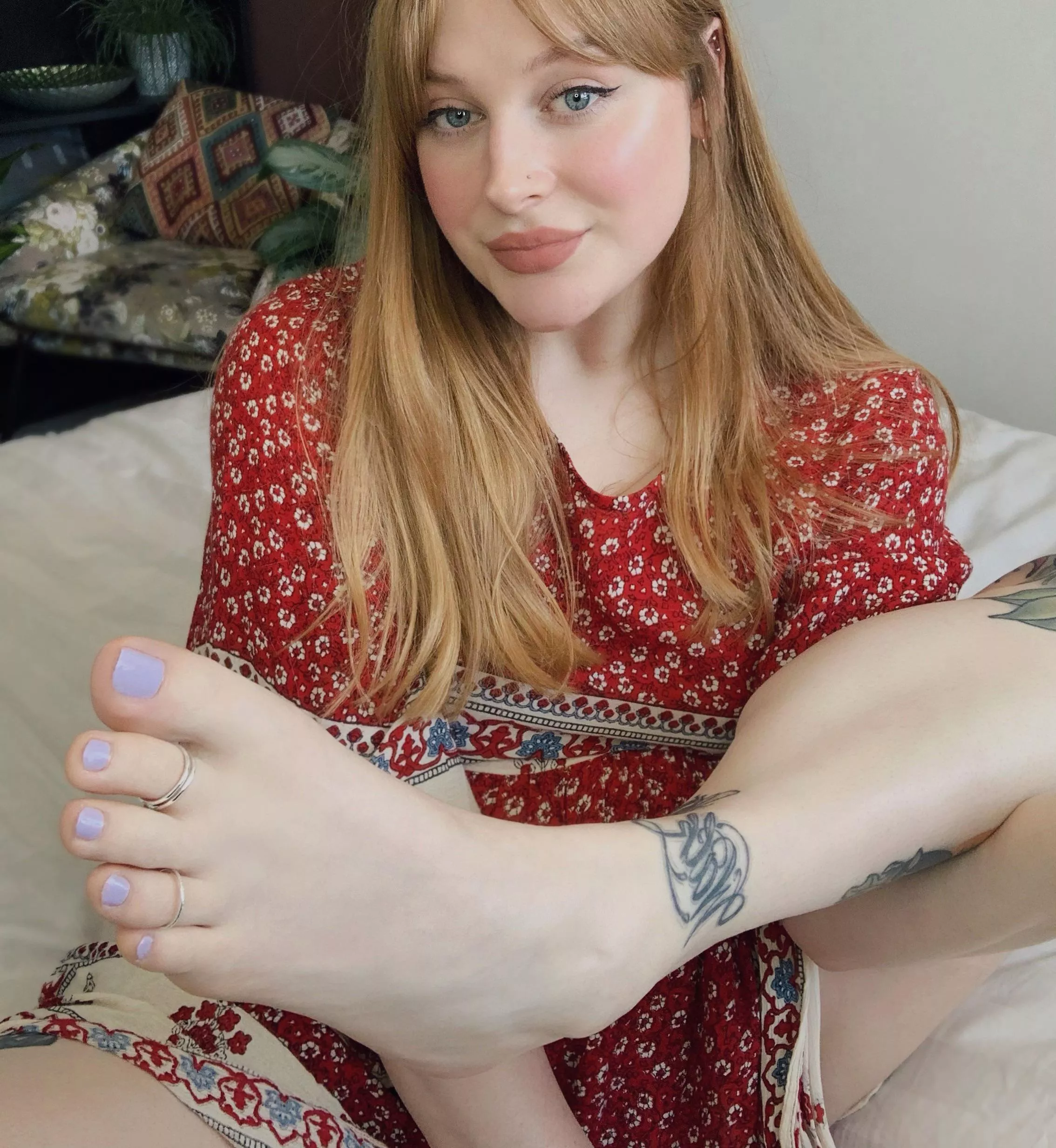 What’s the cutest; my dress, face, or toes? 🥰✨ What’s the cutest; my dress, face, or toes? 🥰✨