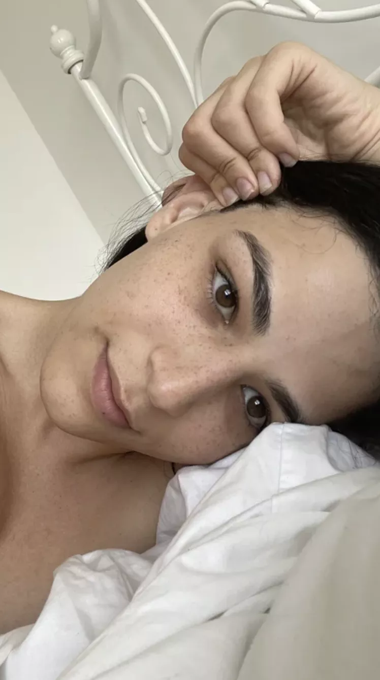 What's the first thing you think of when you see me? c: What's the first thing you think of when you see me? c: