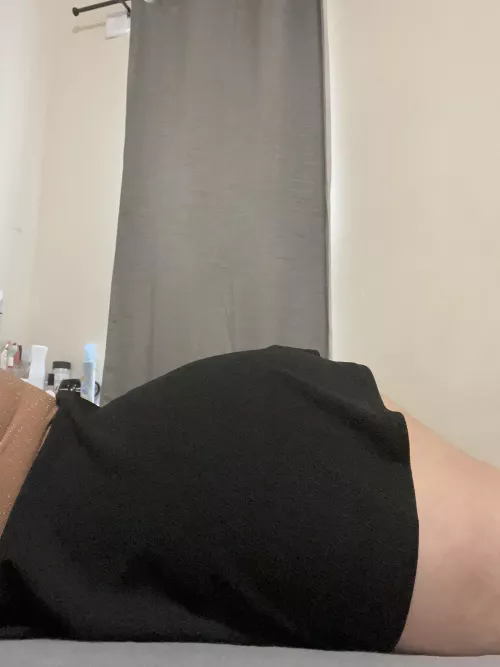 whatβs under that skirt π