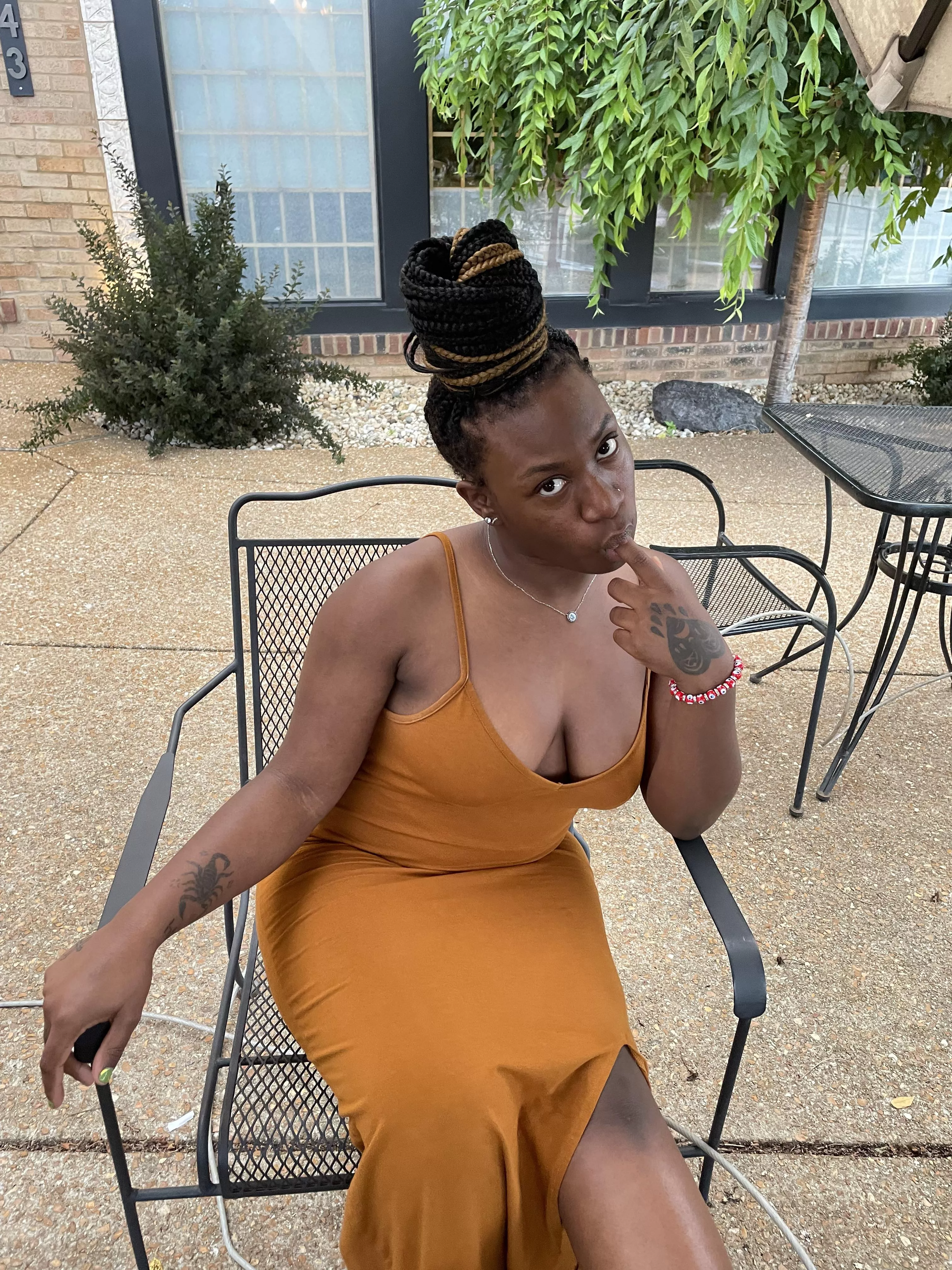 What’s up baby, take me out to dinner?