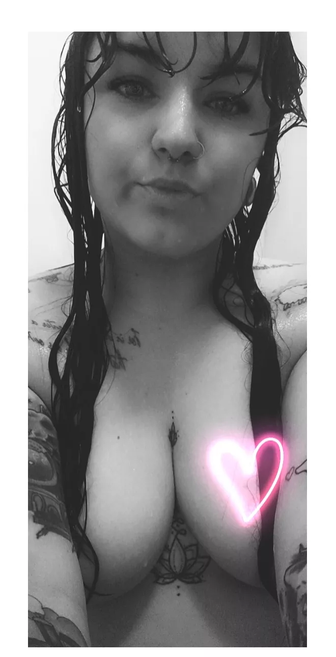 What's your favorite emo song? š¤ What's your favorite emo song? š¤