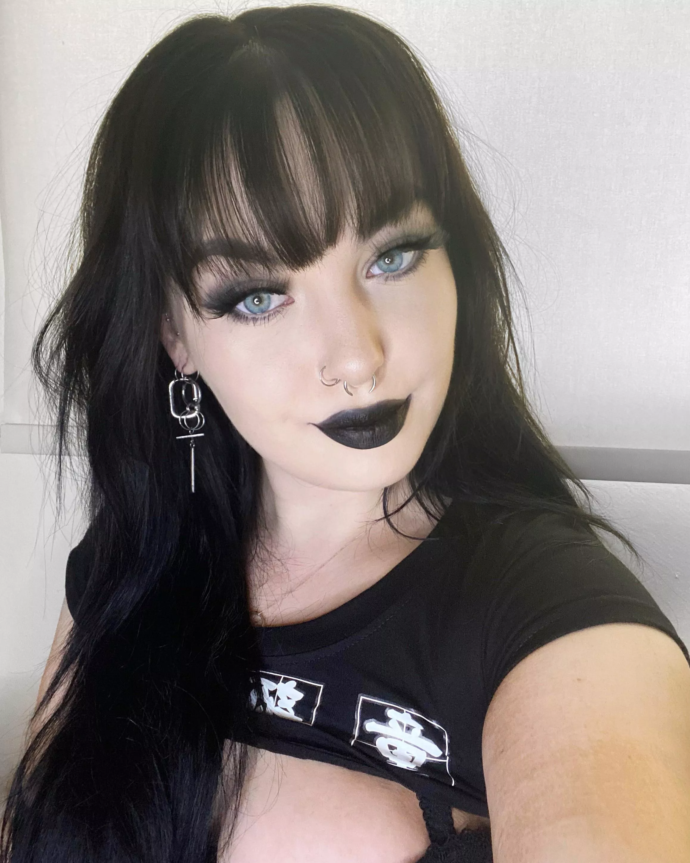 Whatβs your favourite colour? Mines blackπ€ Whatβs your favourite colour? Mines blackπ€