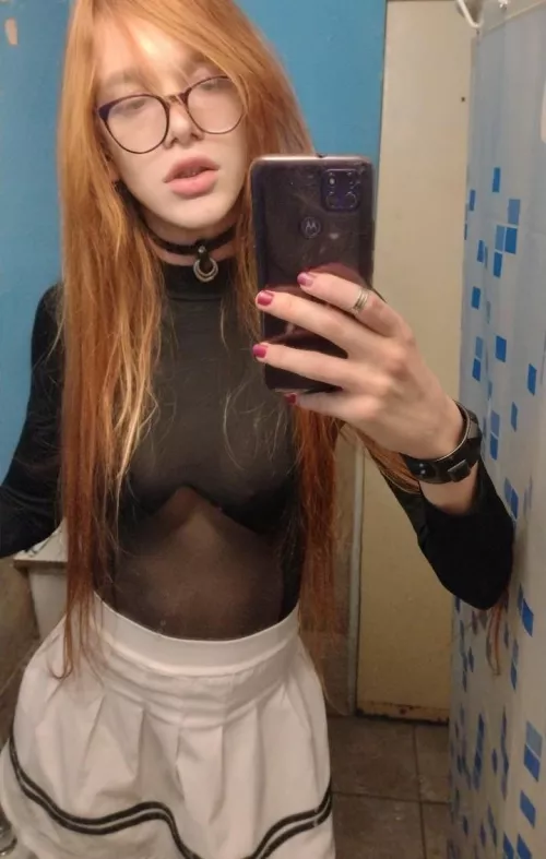 What's your first thought when you look at me? :3 What's your first thought when you look at me? :3