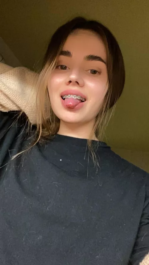 When everything around me is bad, I start to smile and everything around me becomes good.😇🥰