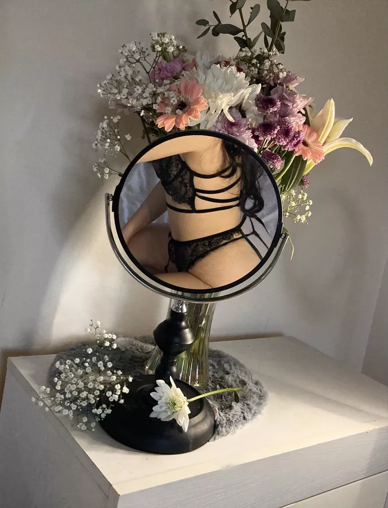 When he sends you flowers, send him pictures like this in return