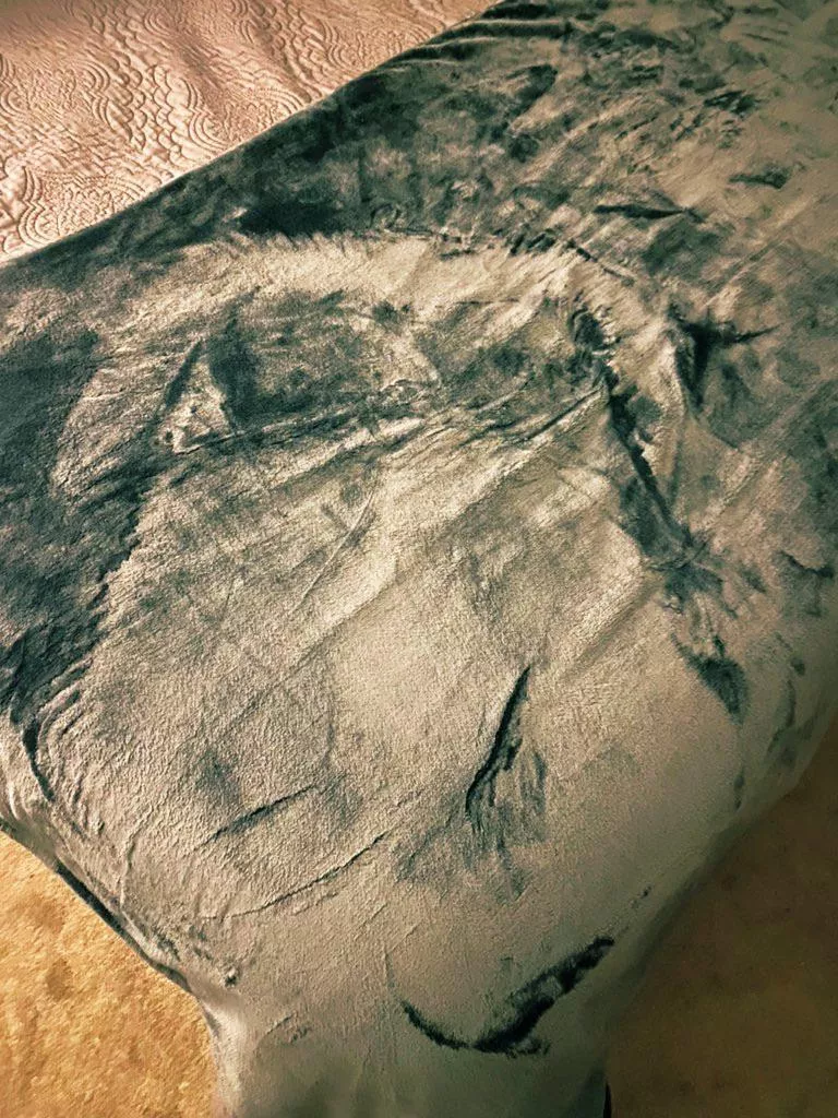 When I find remnants of the cuckcake in our bed 😍 I made sure he fucked me in the same position that night!