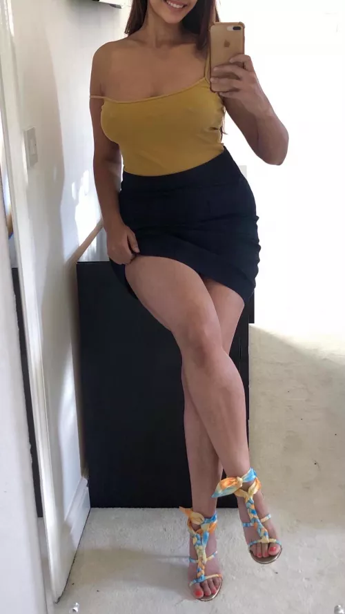 When I go out braless I know every guy is looking at my nipples and imagining me naked...😉😈 British Punjabi Indian