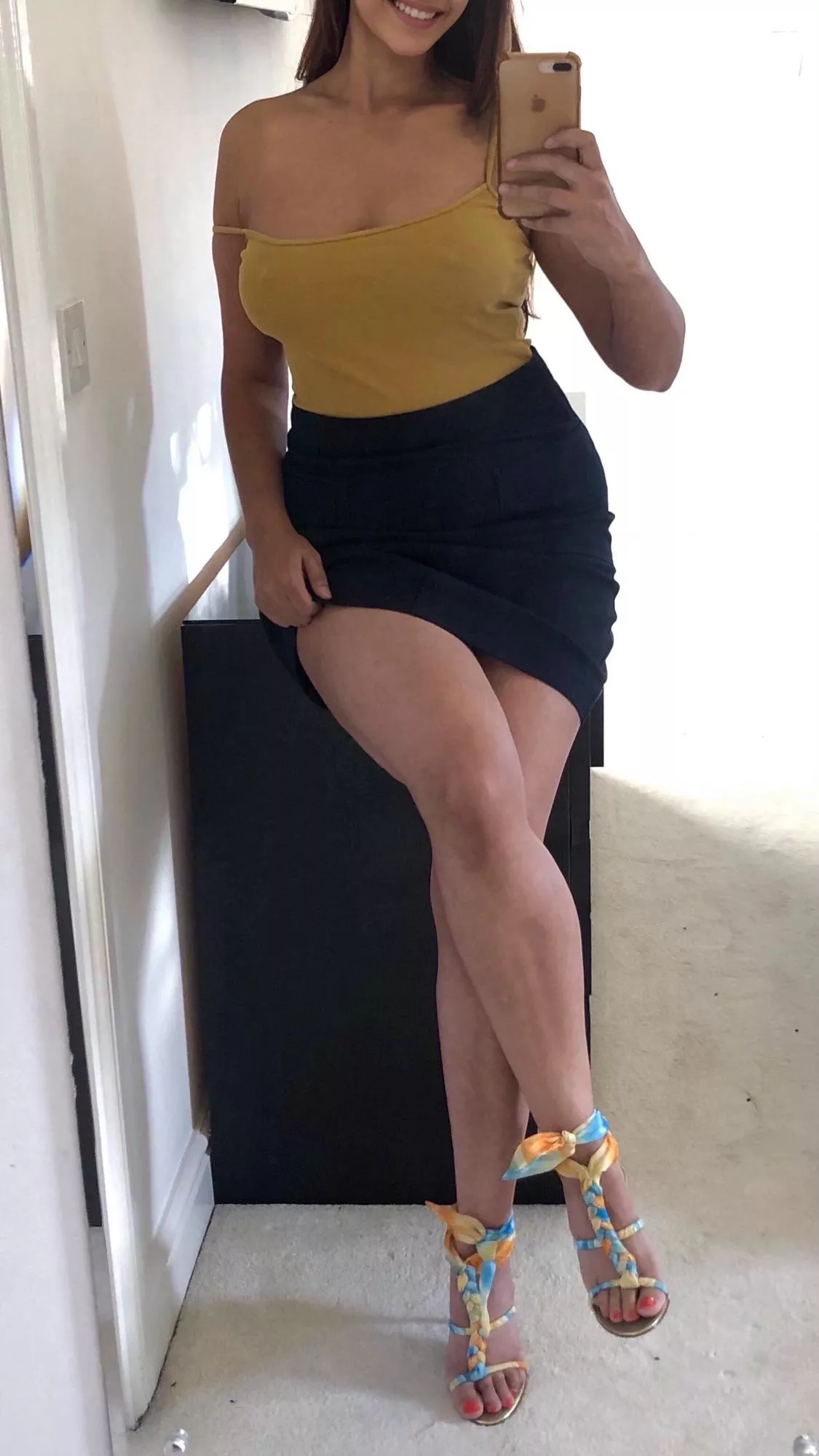 When I go out braless I know every guy is looking at my nipples and imagining me naked...😉😈 British Punjabi Indian