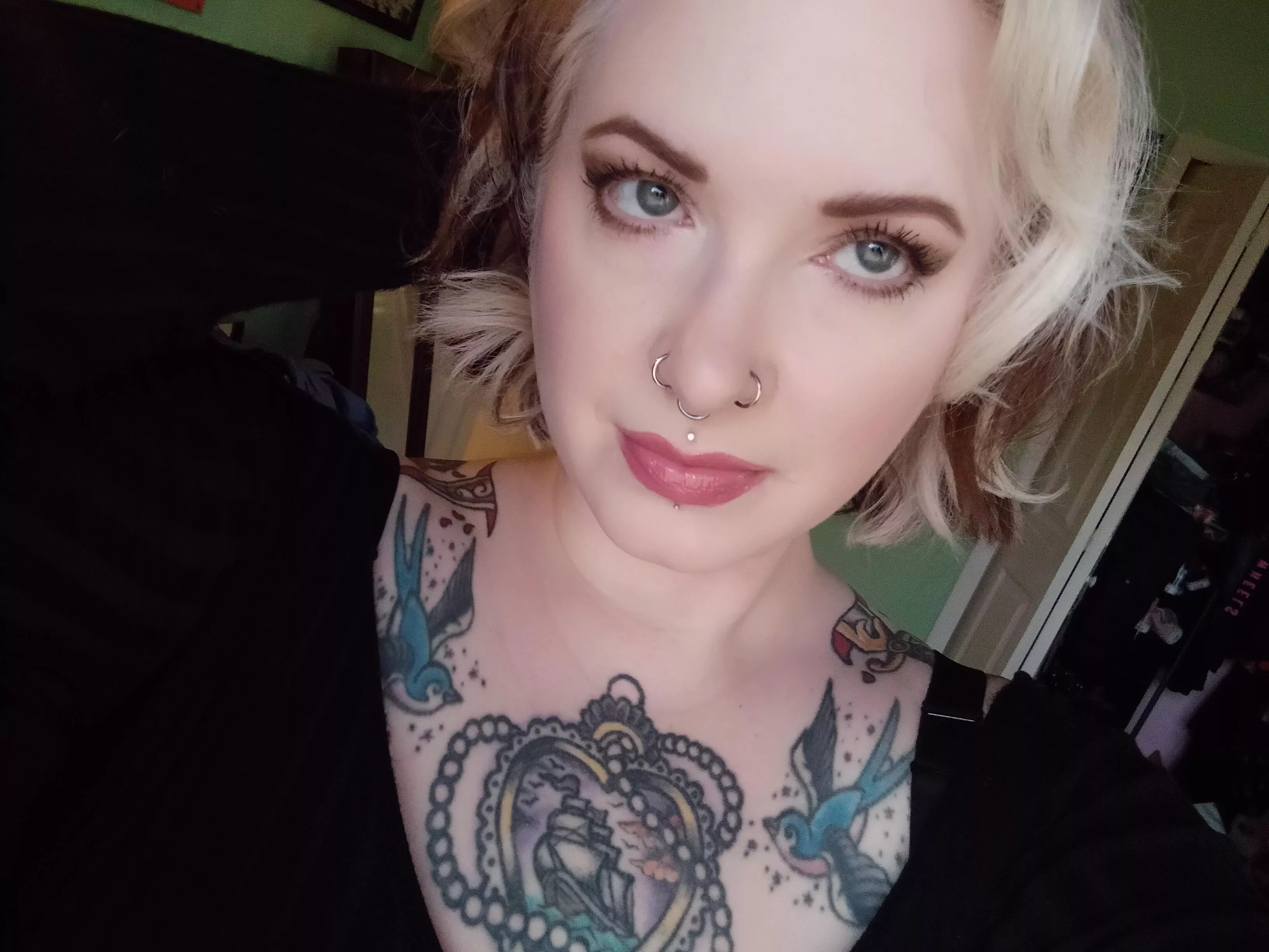 When old school Punk broads have to dress up ❄️ PMA all day❄️ When old school Punk broads have to dress up ❄️ PMA all day❄️