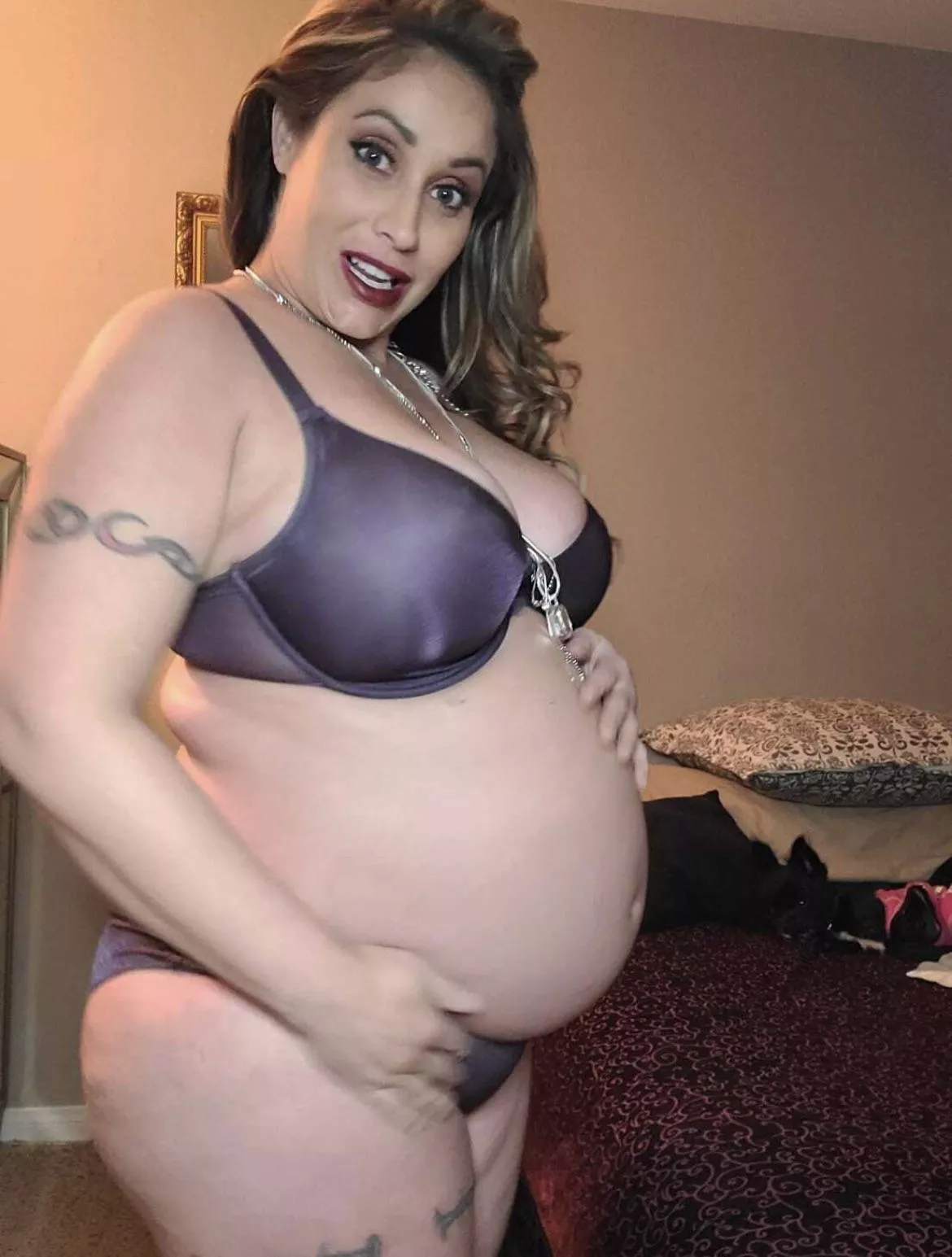 Young Ebony Pregnant Nude . Top Porn Photos.