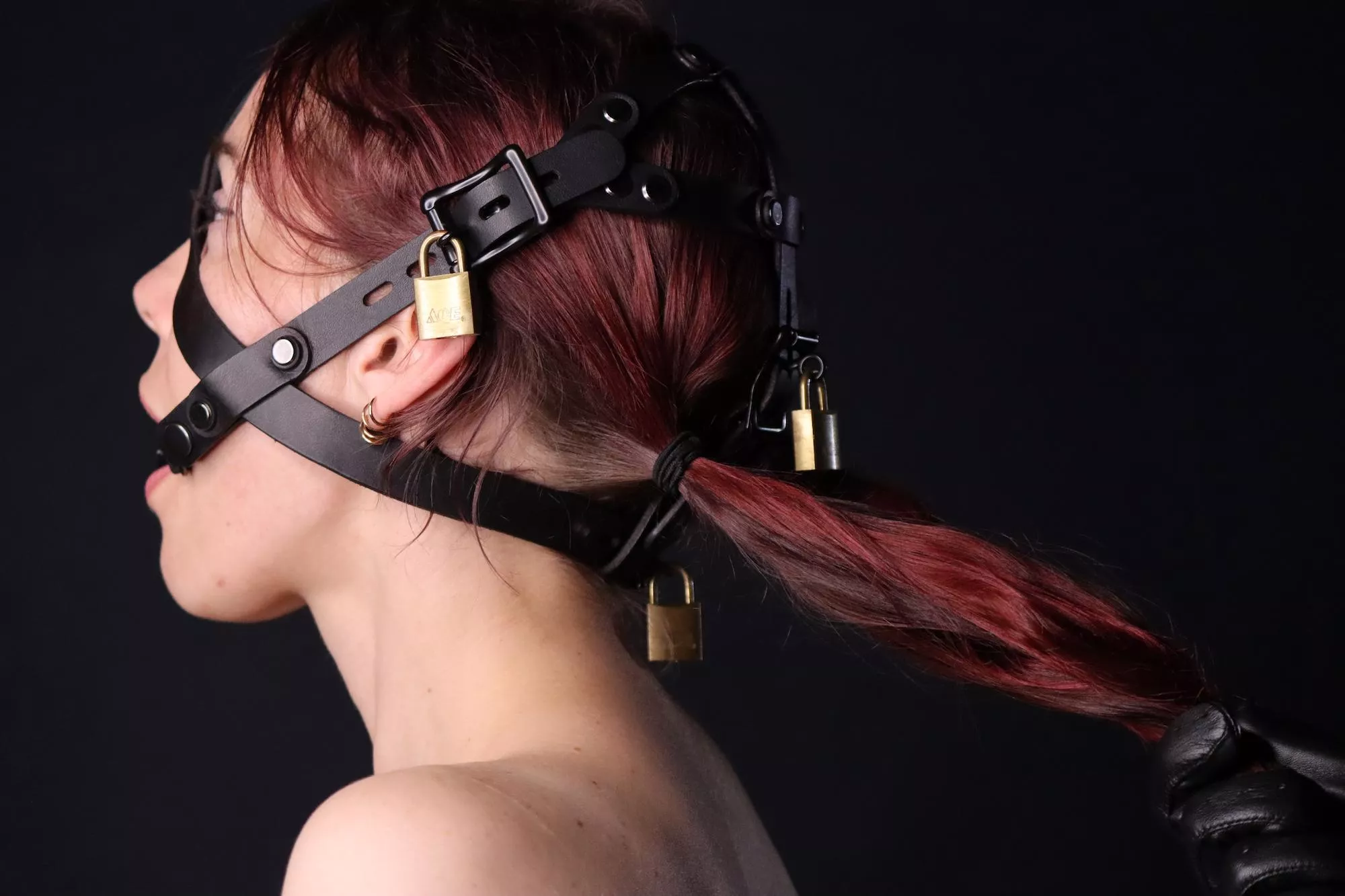 When the gag needs to be locked ???