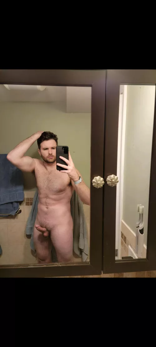 When the girlfriend is away 😏