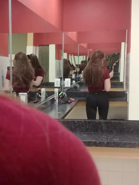 when ur alone in the changeroom🍑