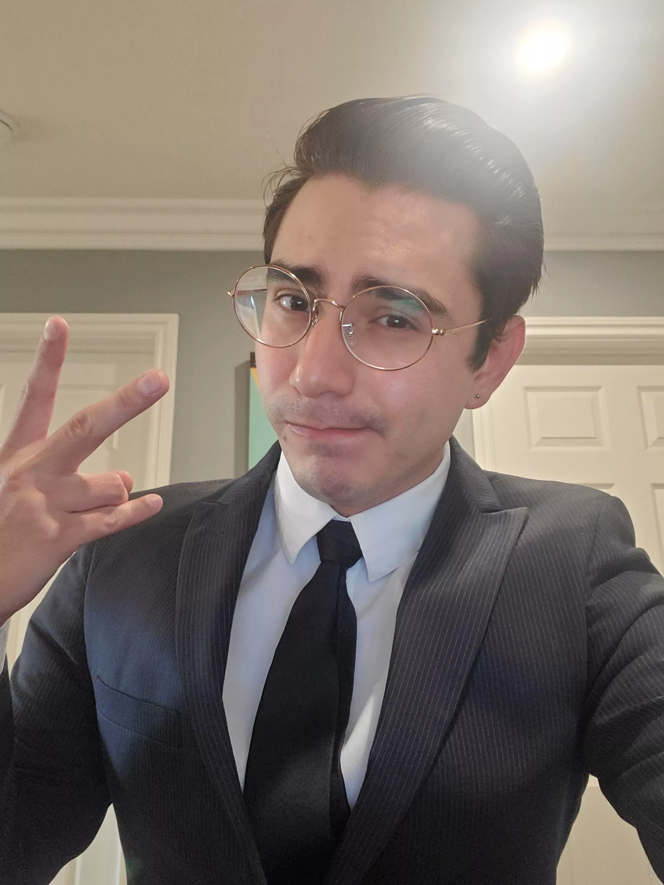 When you don't have enough gold for new gear so you stick with your starting gear that you've since outgrown. Don't mind me suffocating from a suit that's too tight. 😭