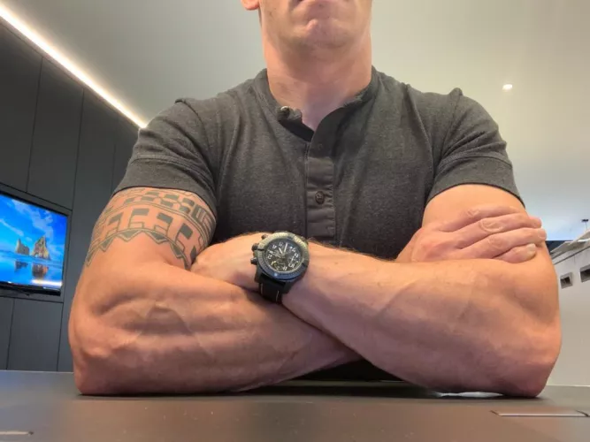 When you’re at work and 5’o clock is late 🙄