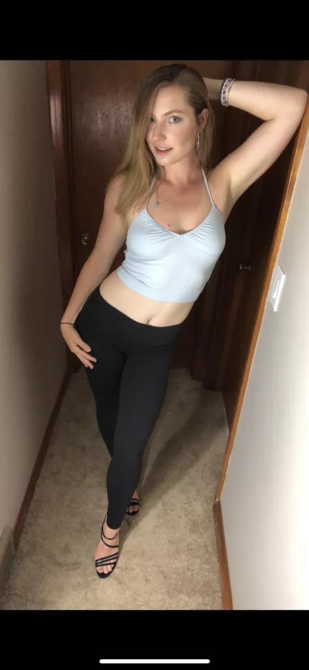 When youβre tall, most shirts are crop tops