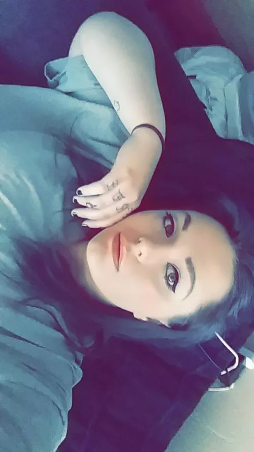 Where are all the loyal pigs at? One that will obey and let me laugh at their mother. kik me robdawg0209 ๐ณ๐๐