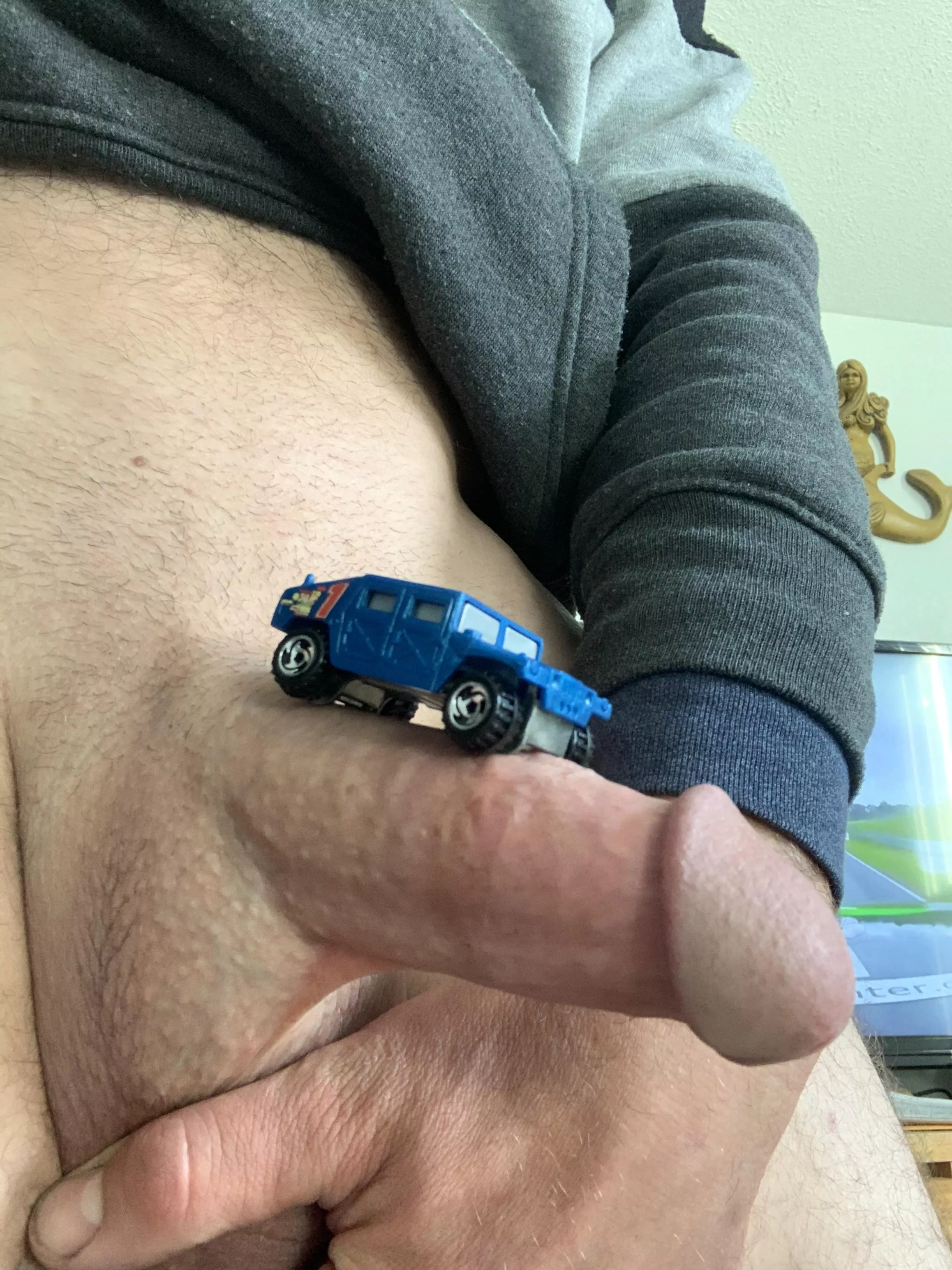 Where can I park this Hummer Where can I park this Hummer