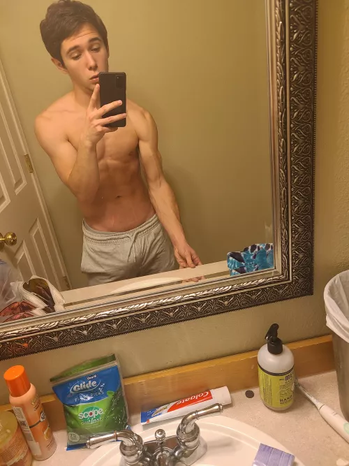 Where did your eyes go first? 👀