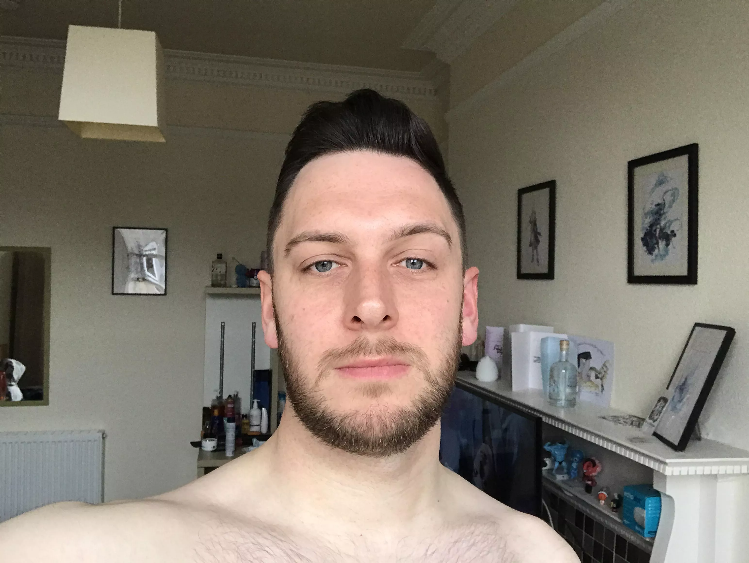 Where my UK Gaymer bros at? In Scotland and want to know who’s closer to home 😜