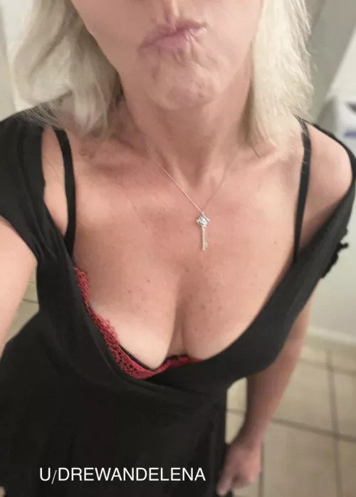 Where would you want me to kiss you ? 47F