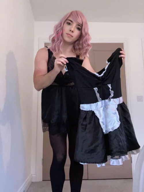 Where’s mommy’s pretty little maid? 🥰💕