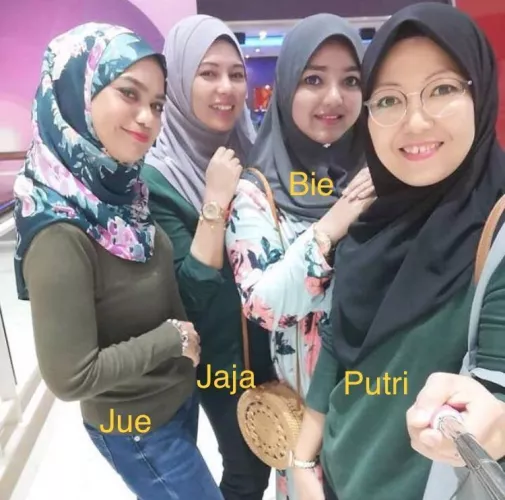 Which and what would you do? Dm your thoughts on these malaysian hijab wives.