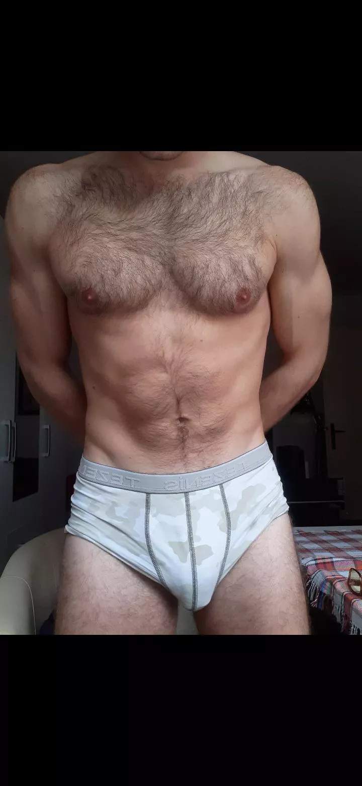 Which bro wants to bottom this? 🥵