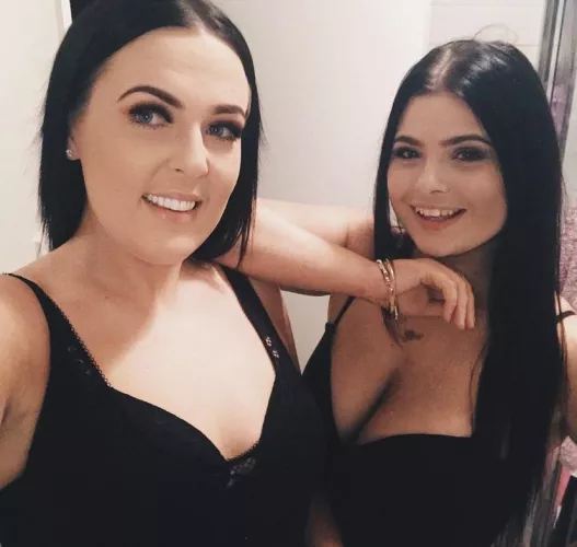 Which one is getting a face full of cum? Left- Tymeika or right- Paris