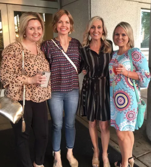 Which one of these sexy moms are you picking? 👱🏻‍♀️😍🖤