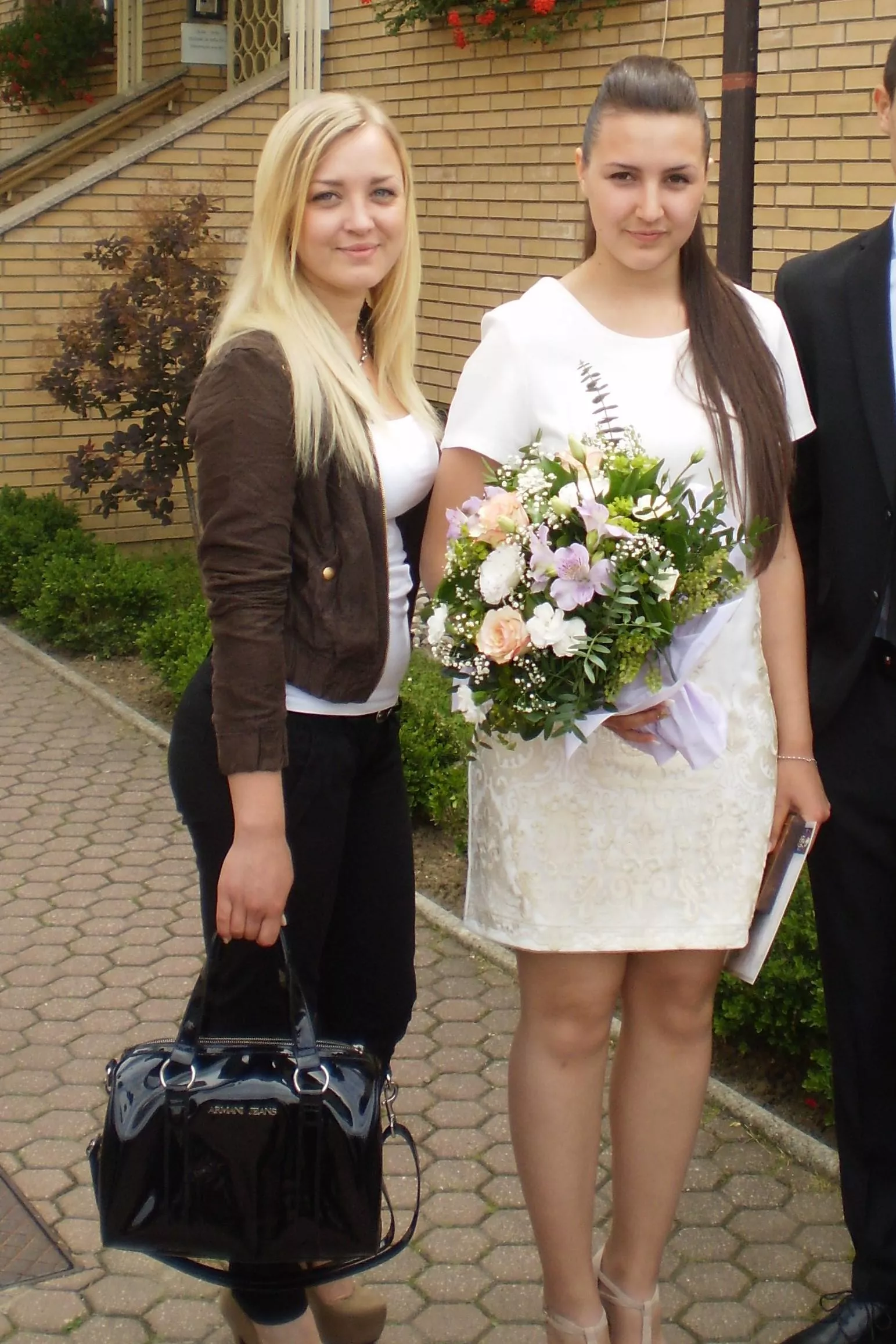 Whichone would u pick for hang out with your friends