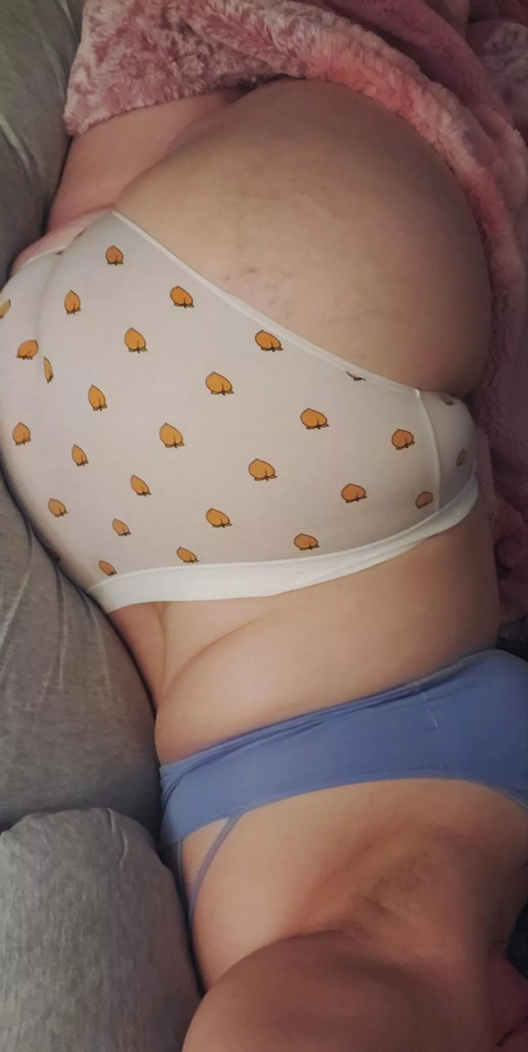 White panties always make me feel so sexy 🍑 [f]