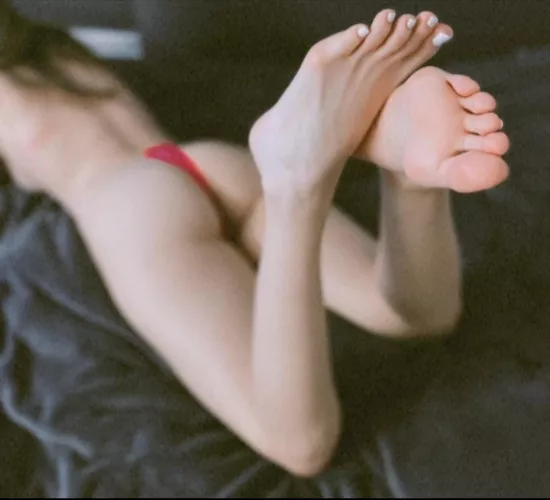 White pedicure π€€
