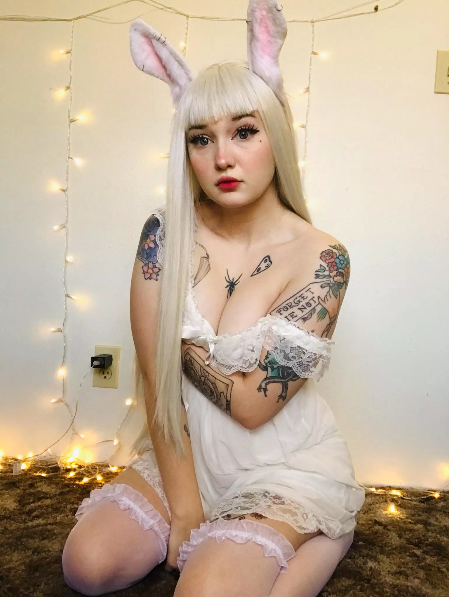 Follow the white rabbit @your_white_rabbitt nude pics