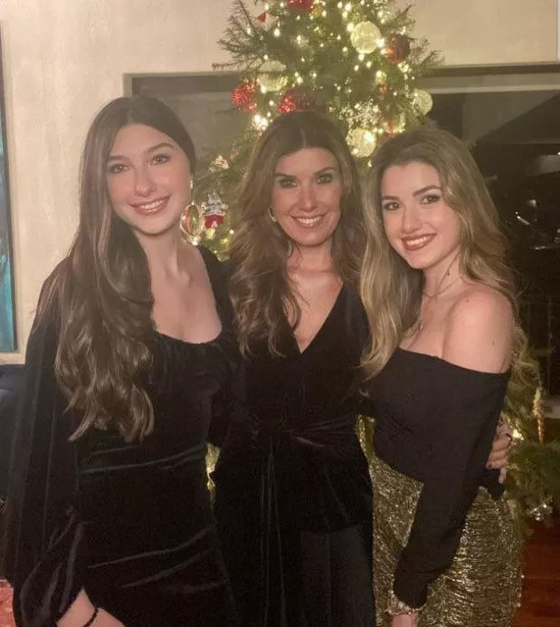 Who do you kiss, who do you eat out and who do you fuck in pussy? (Doesn’t have to be different)