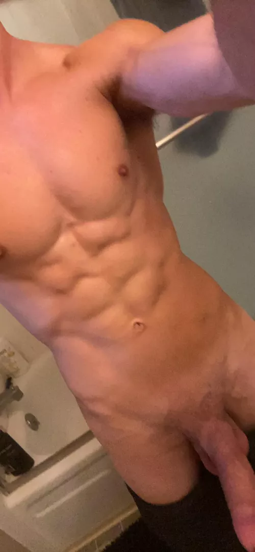 Who doesnβt like abs and a massive cock? ππππ₯΅