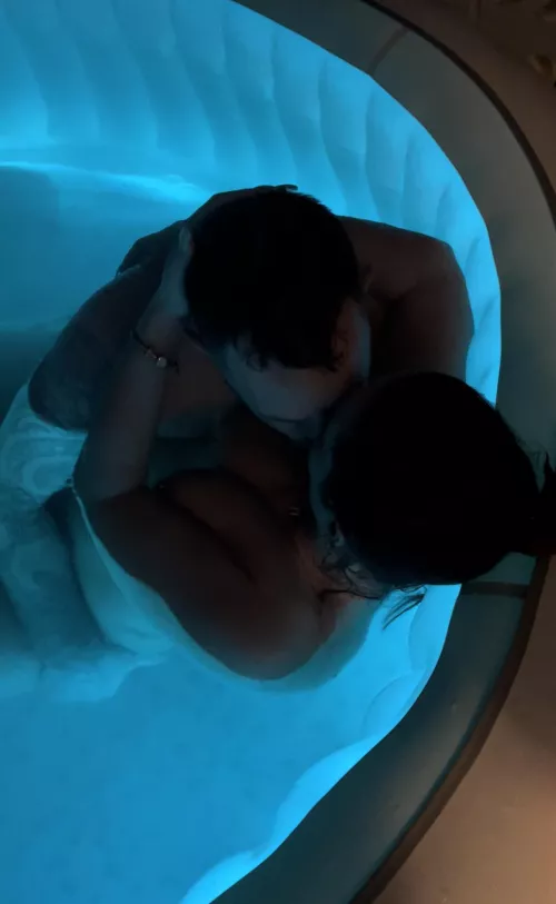 Who doesn’t like to kiss other men