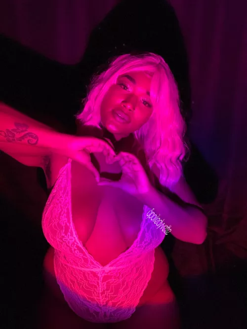 Who doesn’t love hairy armpits