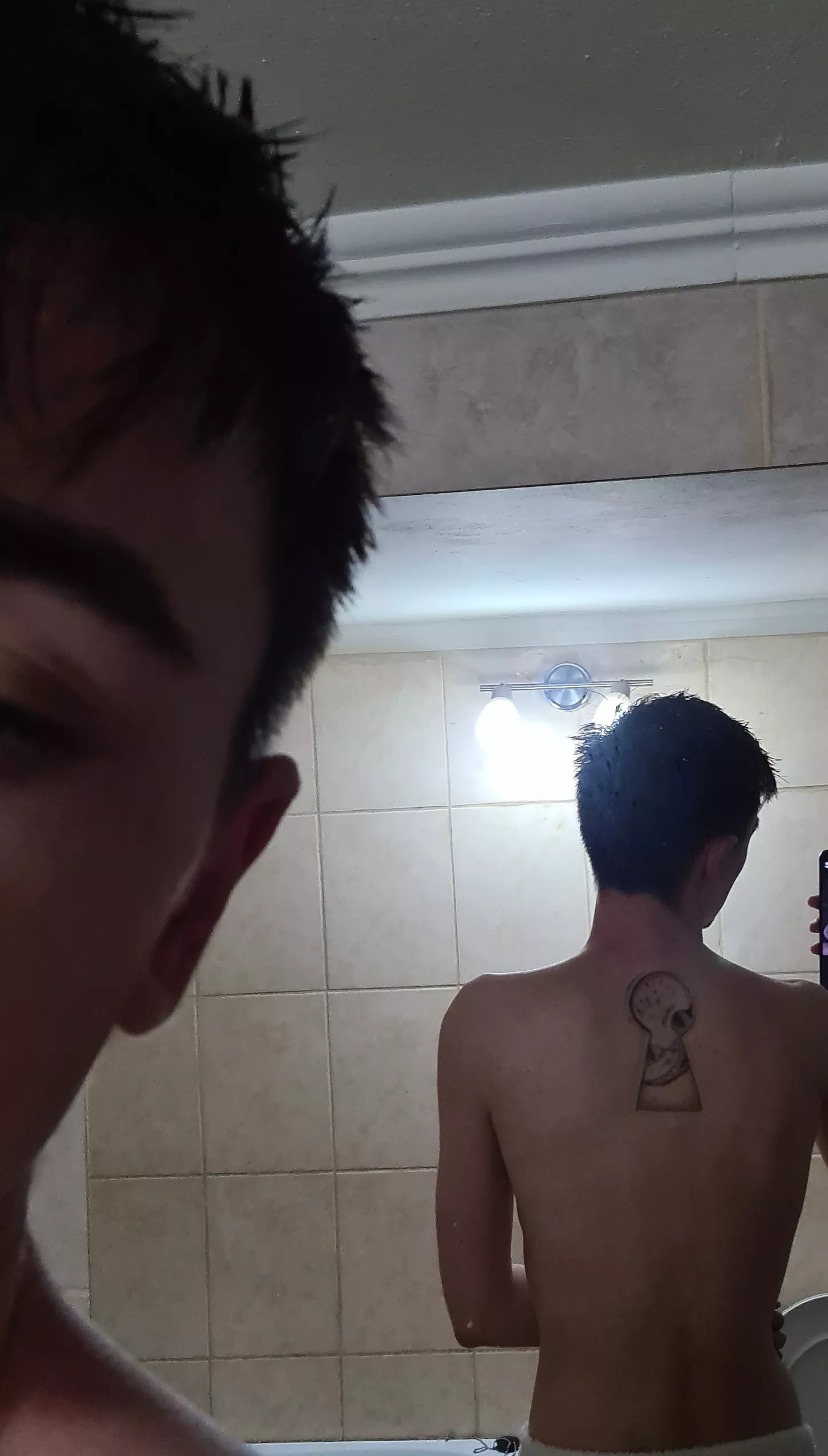 Who else have tattoos? Here is my Cheshire Cat looking from my back 🤣