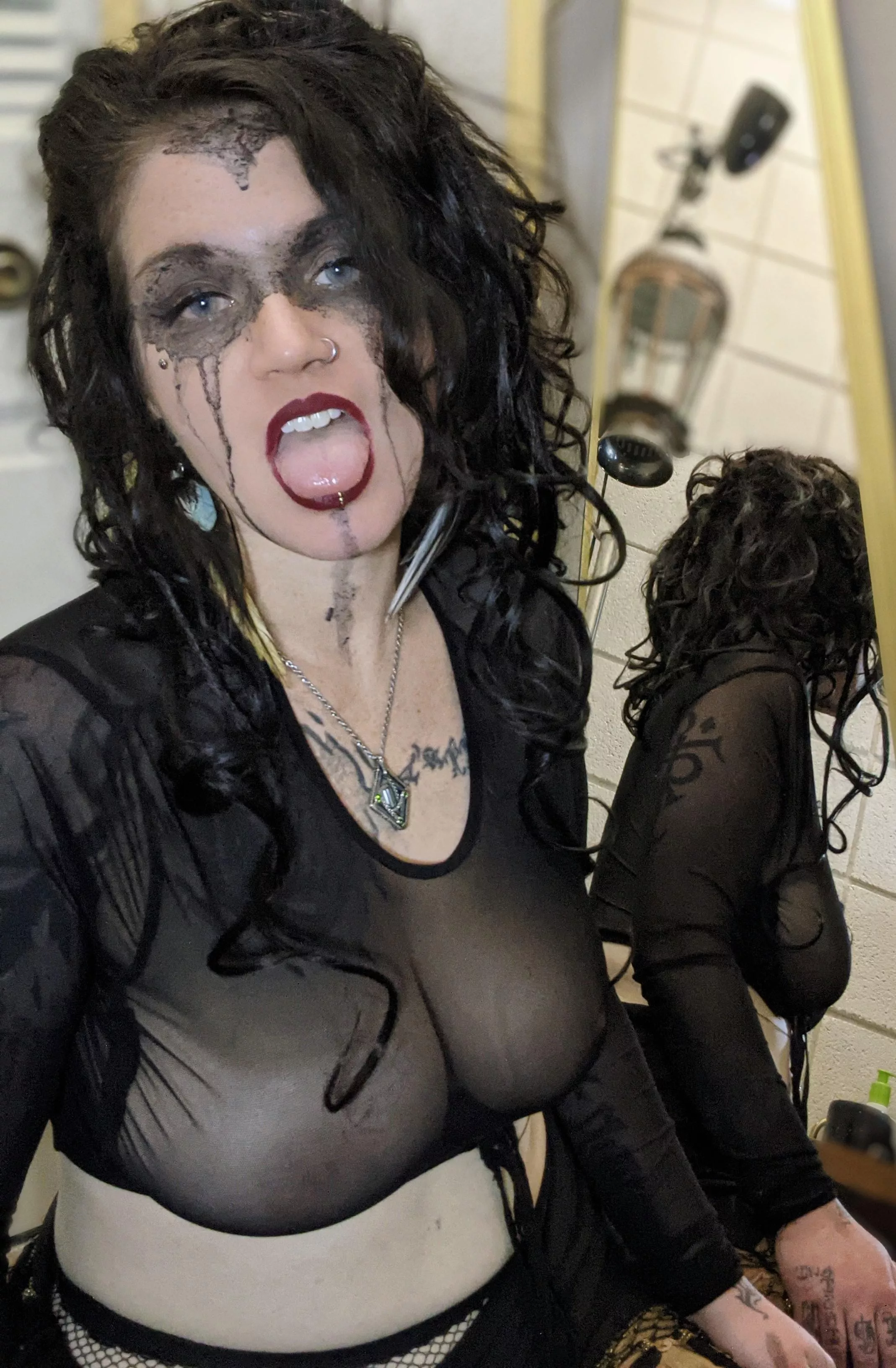 Who else is home scrolling Reddit right now... Wish I could cuddle up next to you;) Who else is home scrolling Reddit right now... Wish I could cuddle up next to you;)